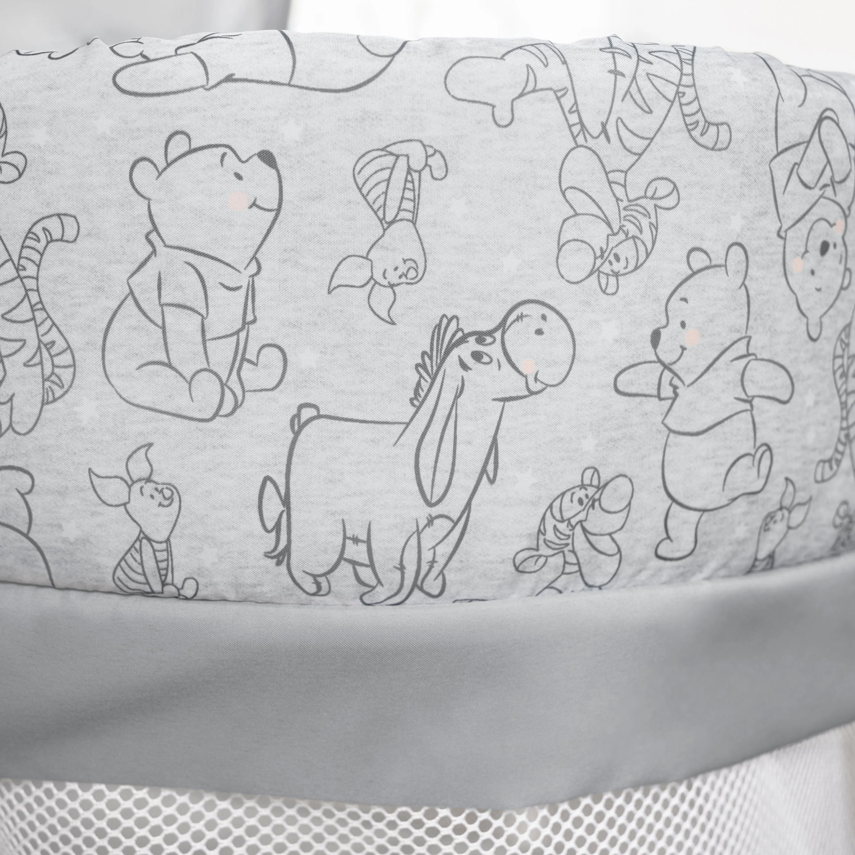 Bright Starts Disney Baby Winnie the Pooh Soothing Baby Bassinet