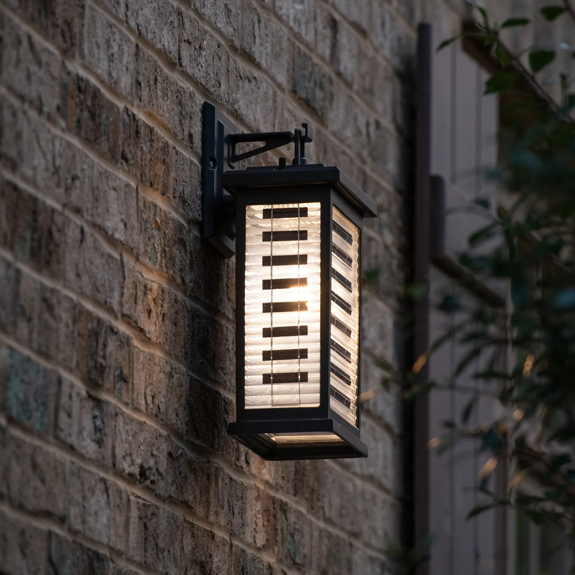 Farmhouse Solar Wall Light, 130 Lumens, 3.4W, 2700K, Black Finish