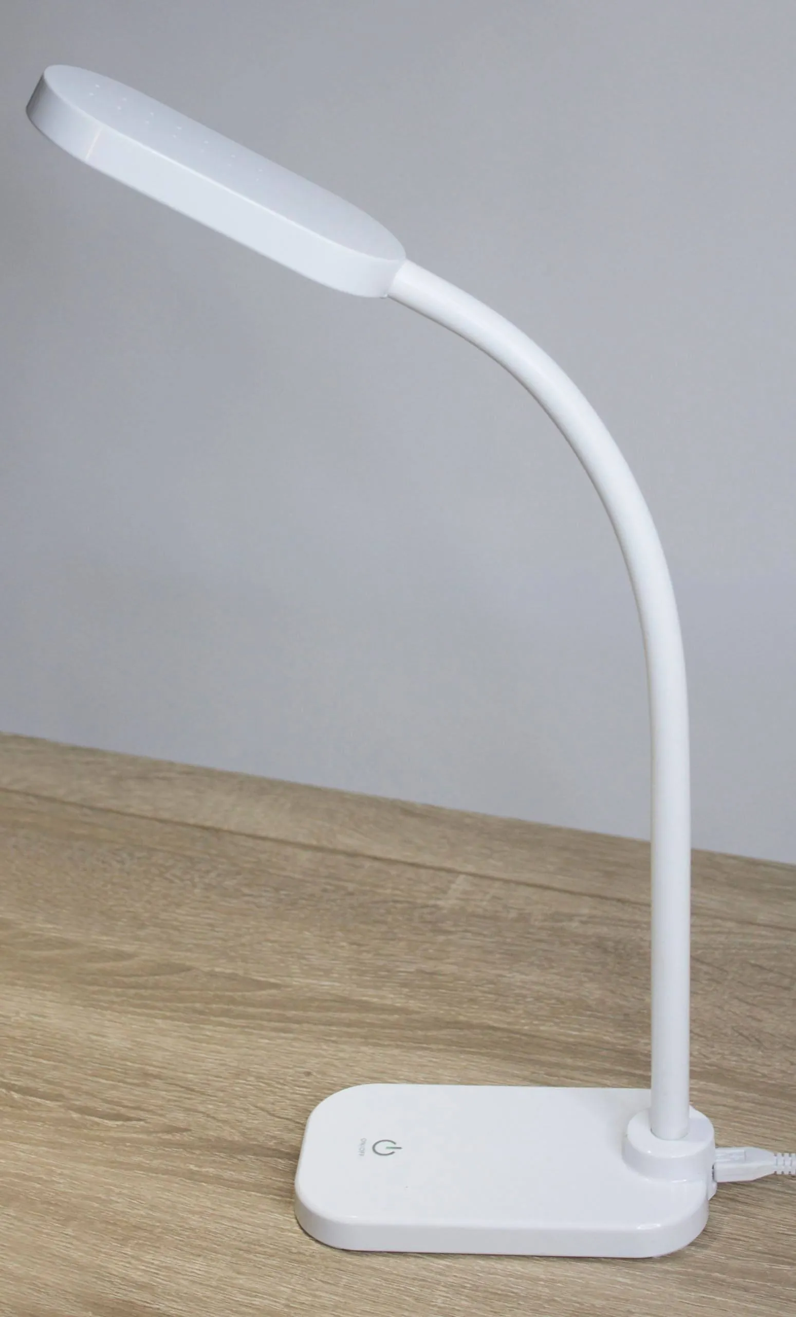 Native Lighting - LED Spotlight Desk Lamp (lightweight with daylight LED. Flexible goose neck - USB powered)