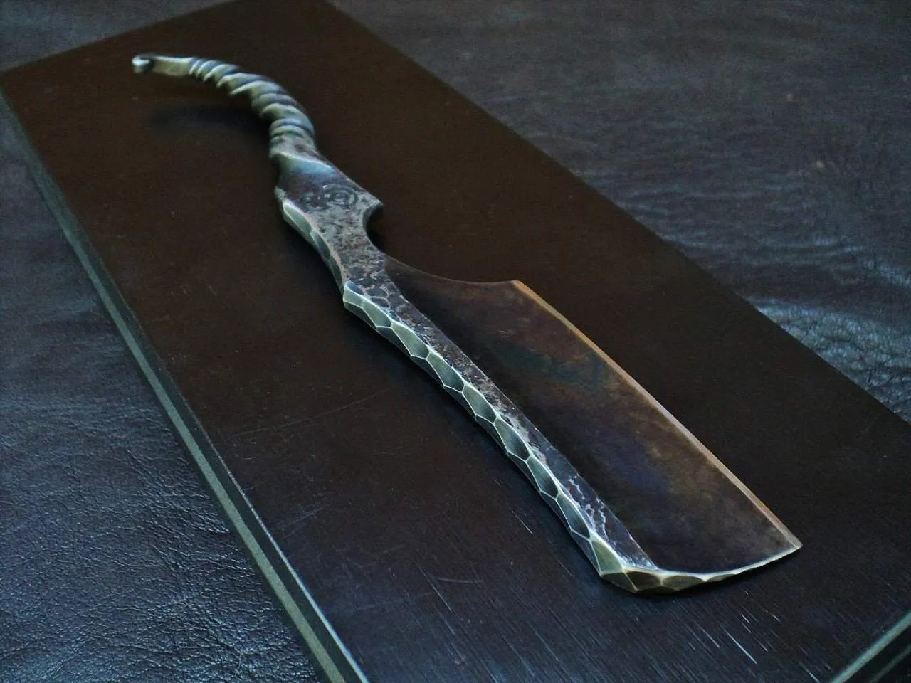 SOLD-Dylan Farnham #55,"Twist Forged" 8/8 Kamisori Straight Razor, with custom storage box