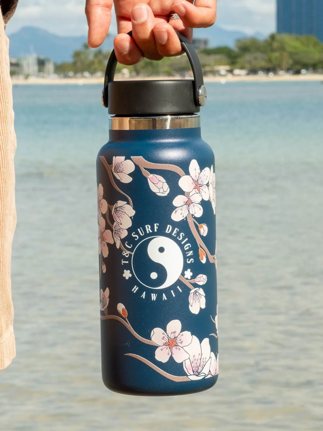 T&C Surf 32 oz Cherry Bloom Hydro Flask