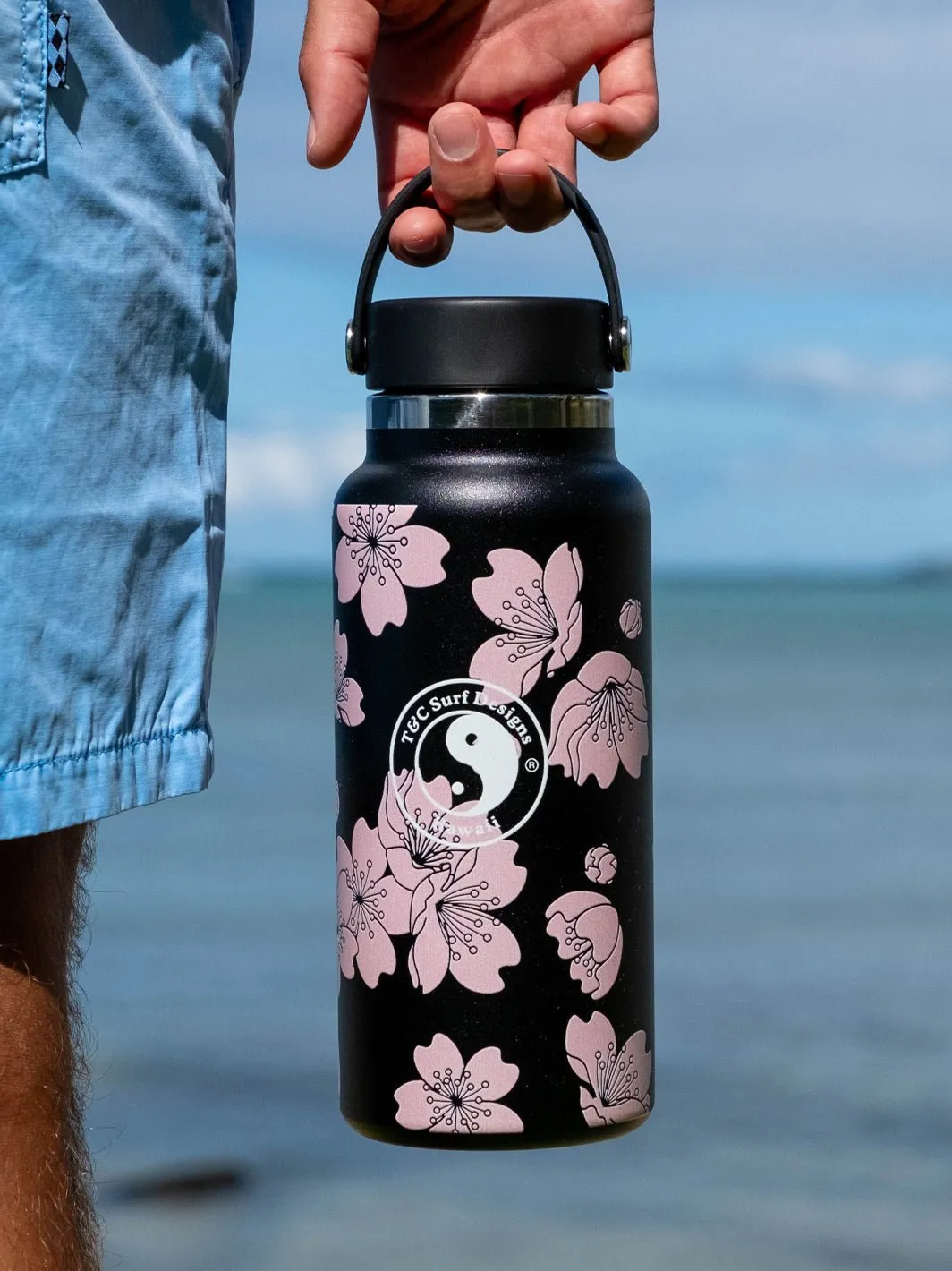 T&C Surf 32 oz Etched Sakura Hydro Flask